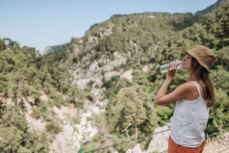 The Best Hydration Solutions for Long Hiking Trips